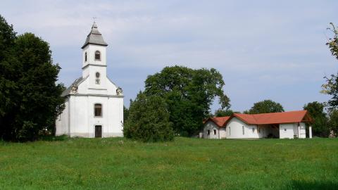 Gyúró Szentháromság templom